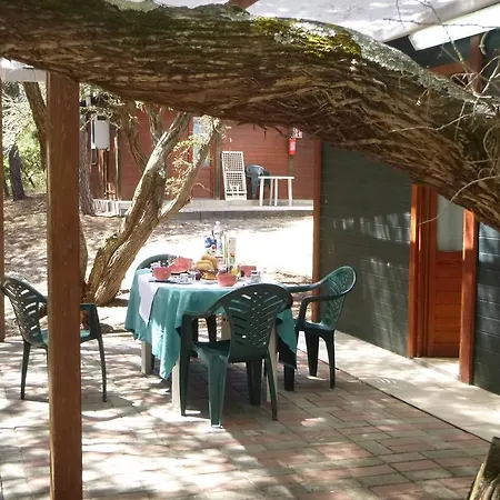 مكان تخييم Village Li Nibari سورسو