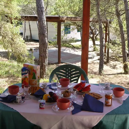 مكان تخييم Village Li Nibari 4*