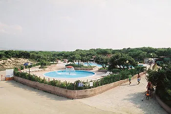 مكان تخييم Village Li Nibari 4*